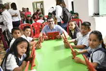 MinTIC entregó 100 equipos para educar a estudiantes de Barichara (Santander)